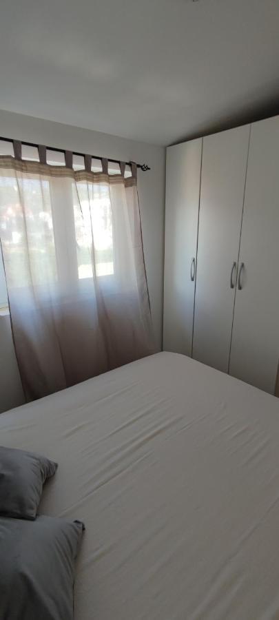 Apartman Mila Маріна Екстер'єр фото