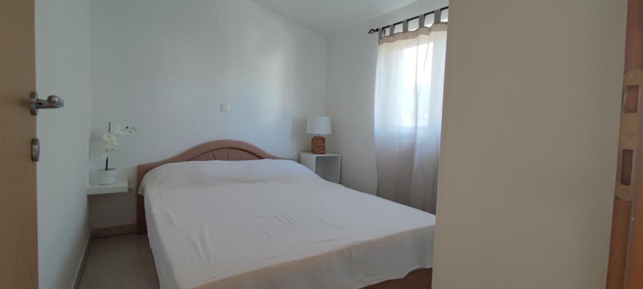 Apartman Mila Маріна Екстер'єр фото
